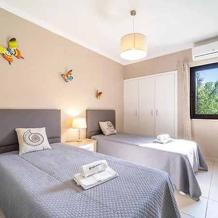 公寓 Passport Beach - 102 By Hellovacations *